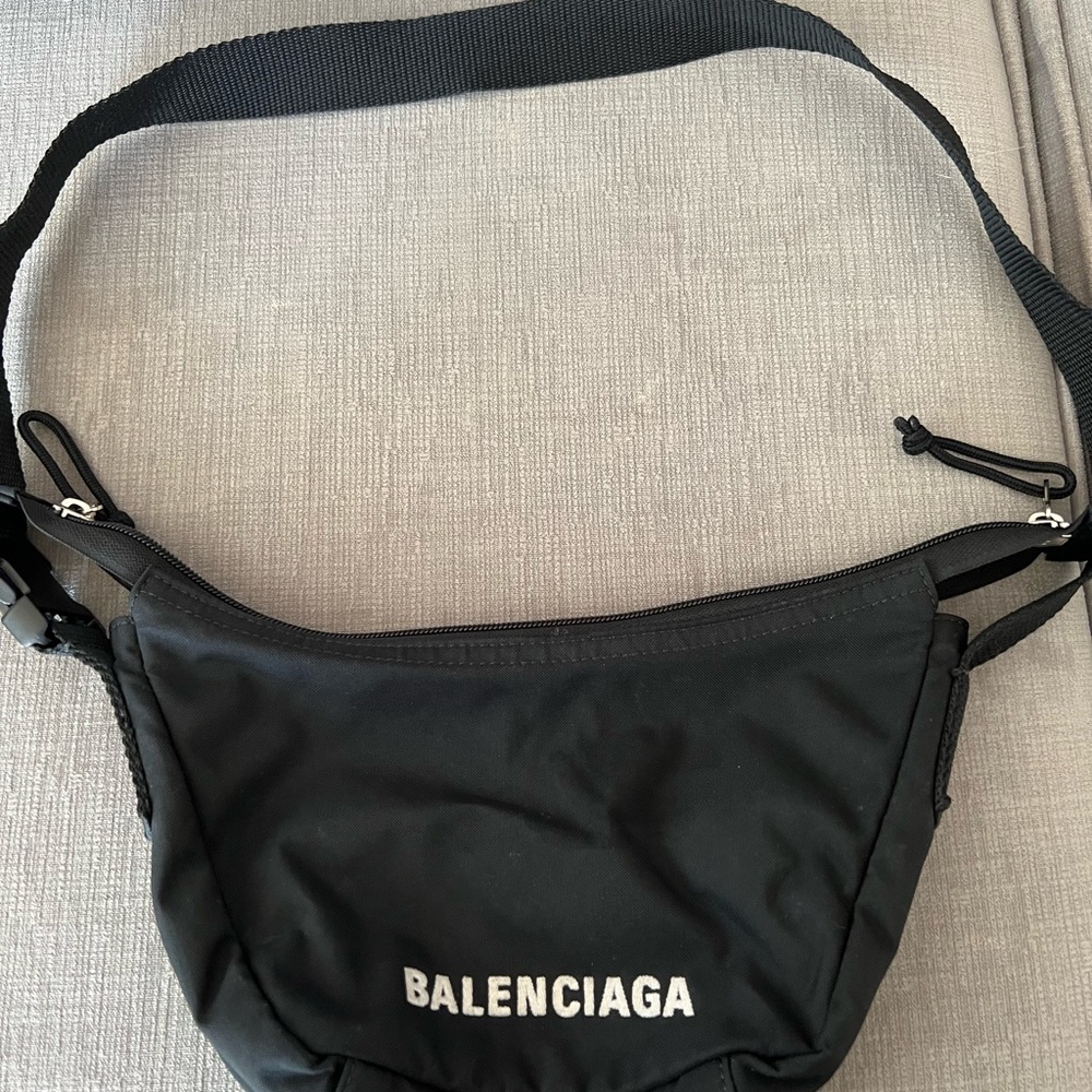 Balenciaga
Balenciaga Wheel Small Sling Shoulder Nylon